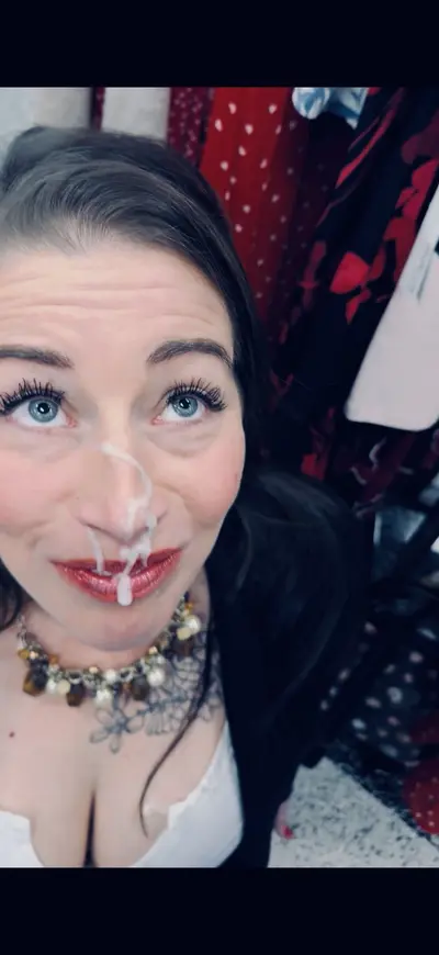 Blowjob and facial in Ross’s. Made him cum lightning fast💦💦❤️ cover image