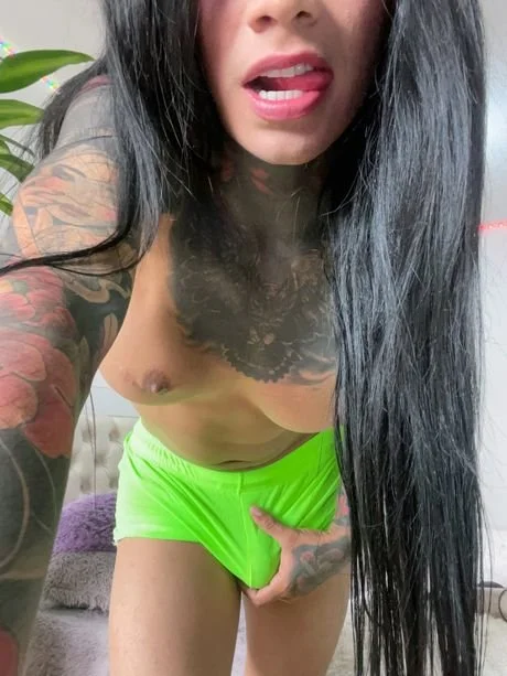 TGIRL BULGE 🍆👙🍒🍑💦🌈 image 5