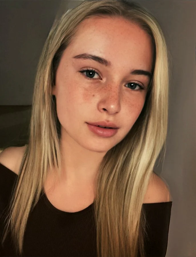 Forbidden Files No. 01: Emma's Soaking Wet Snaps main image