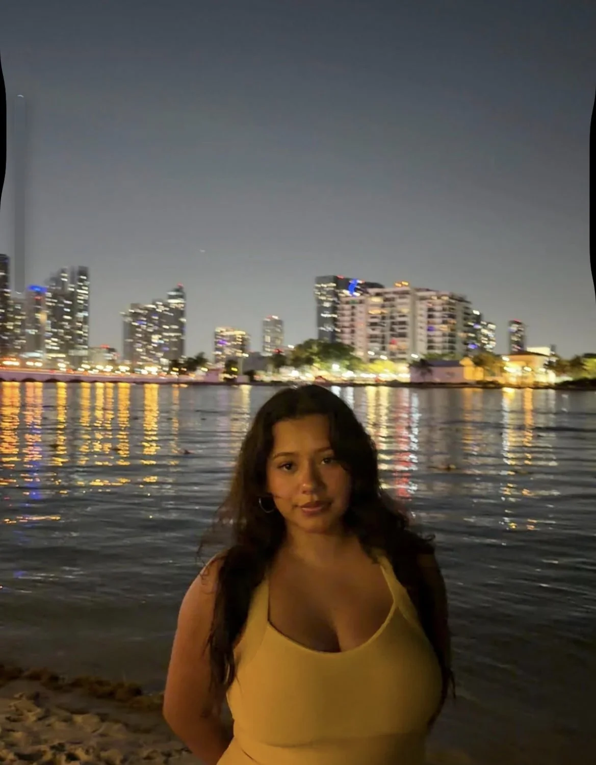 Big titty Latina image 4