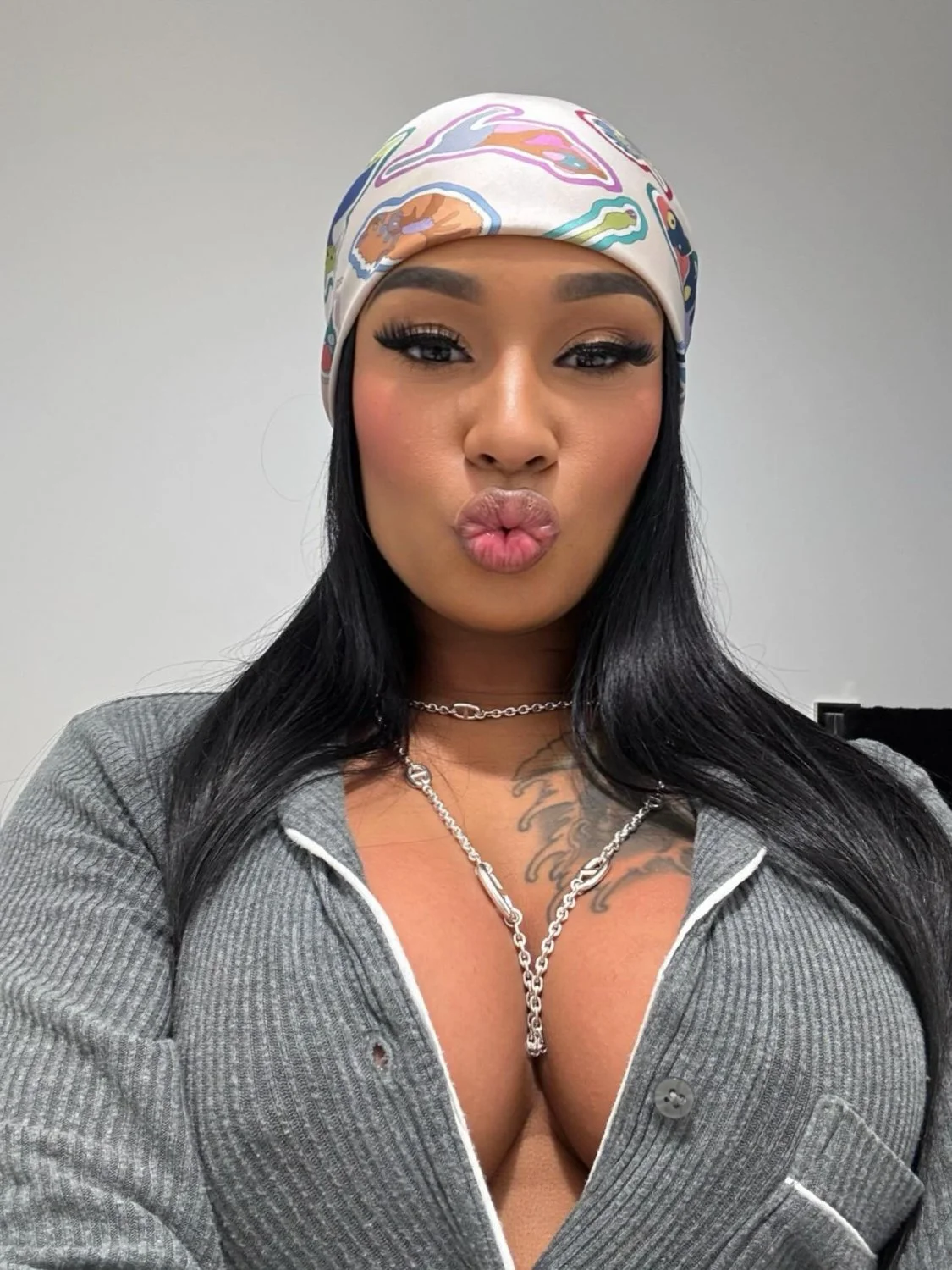 Pretty bitch image 8