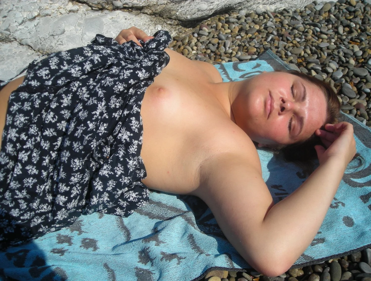 19yr old Jo naked outside main image