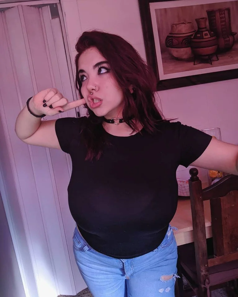 Nunca subestimes el poder de unas buenas tetas (Flor ch@løm) un espectáculo la tetona image 23