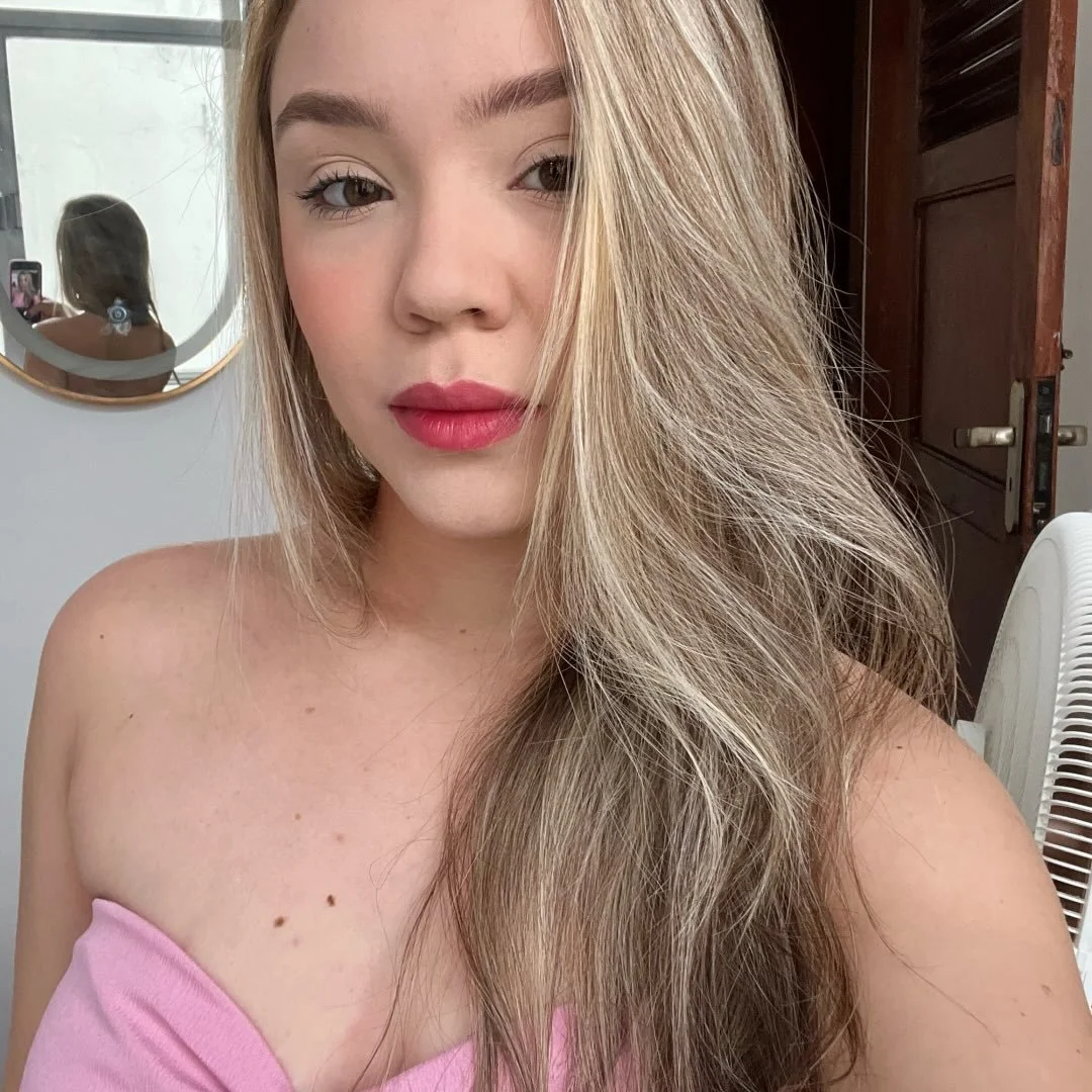 Loirinha safada mostrando a buceta e o peitinho foi vazada por inscrito! novinha, vazou, vazados main image