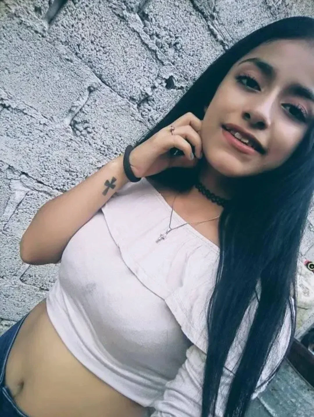 Amiga chaparrita y nalgona image 2
