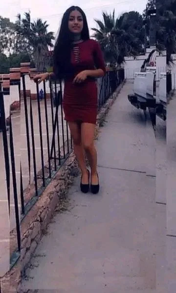 Amiga chaparrita y nalgona image 5
