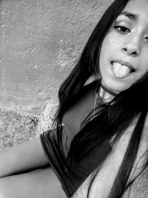 Amiga chaparrita y nalgona image 6