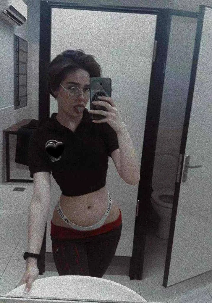 Hot emo/goth/alt girls image 6