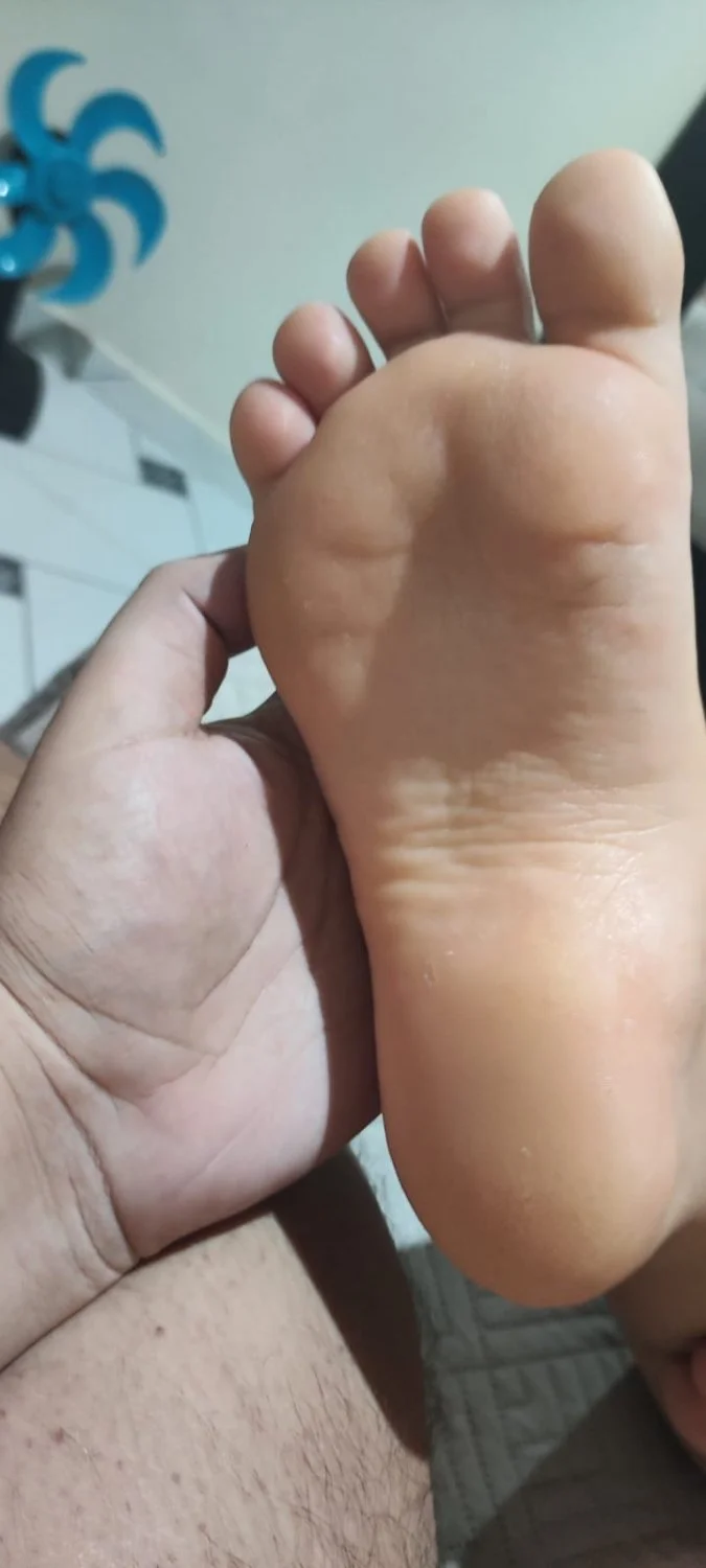 Pés lindos de uma amiga. image 8
