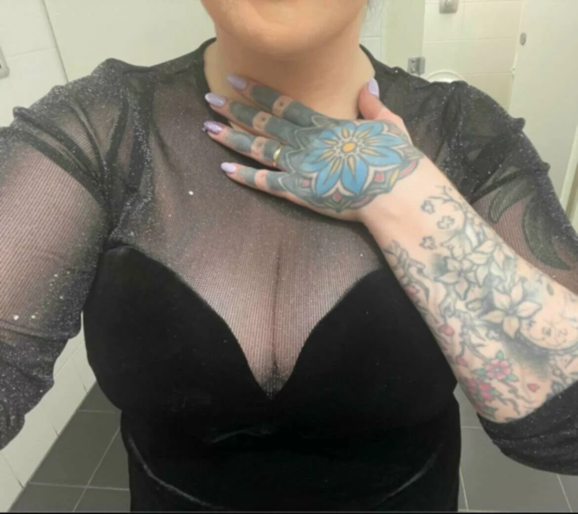 Aussie wife Brooke for all to enjoy image 16
