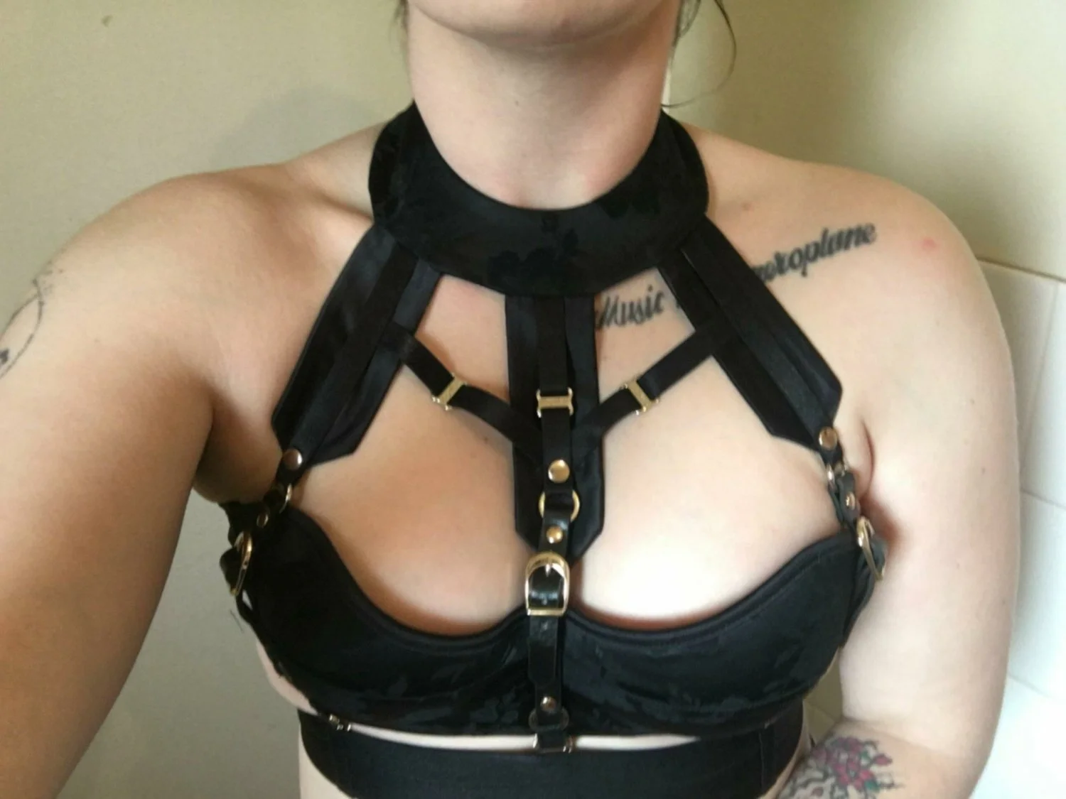 Aussie wife Brooke for all to enjoy image 19
