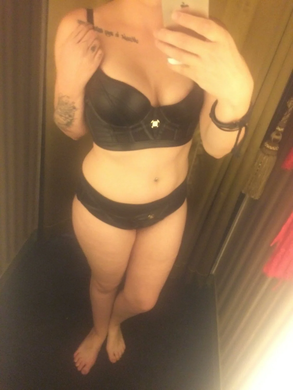 Aussie wife Brooke for all to enjoy image 24