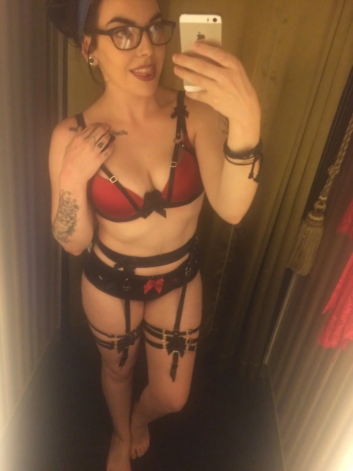 Aussie wife Brooke for all to enjoy image 3