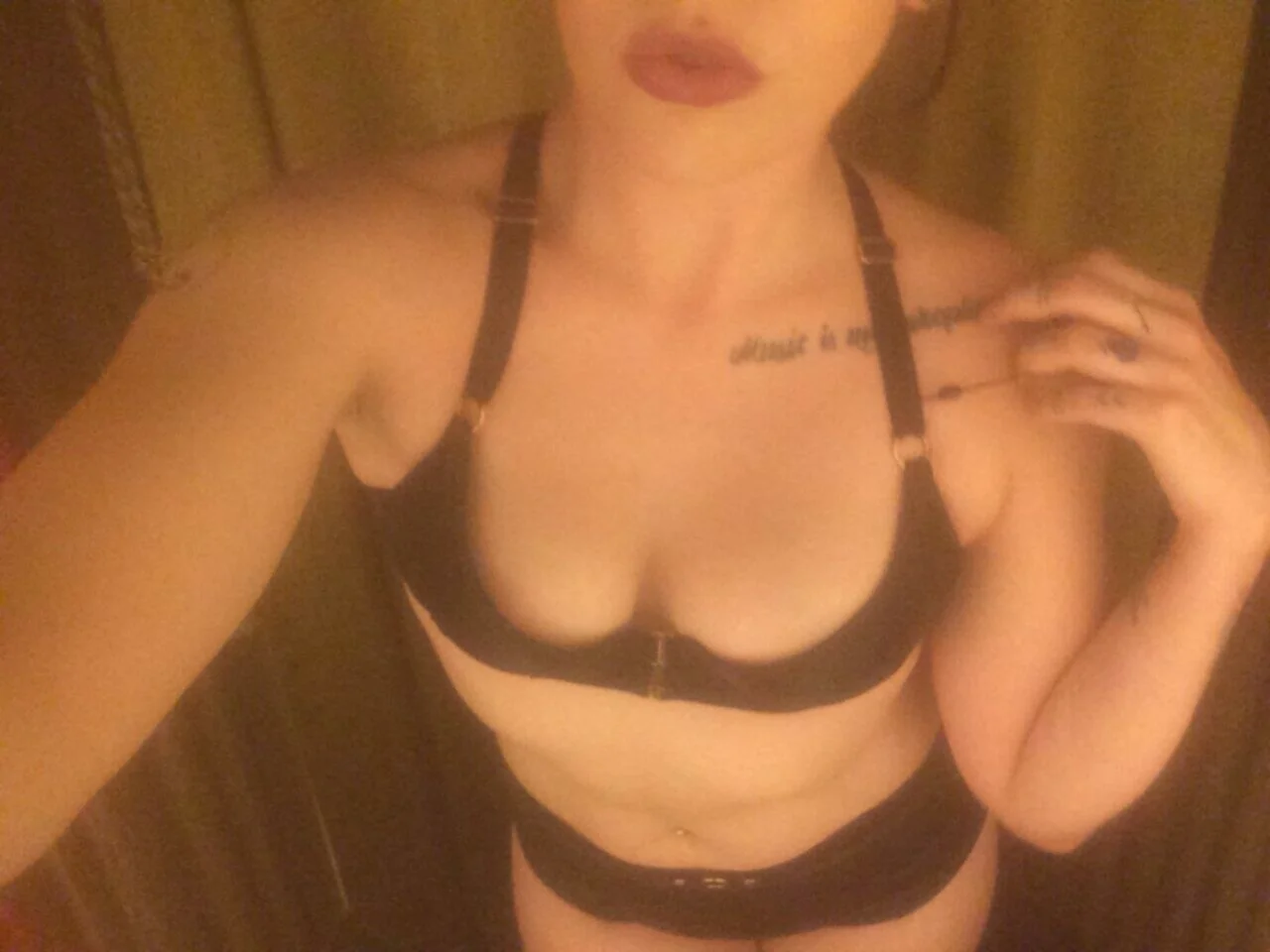 Aussie wife Brooke for all to enjoy image 30