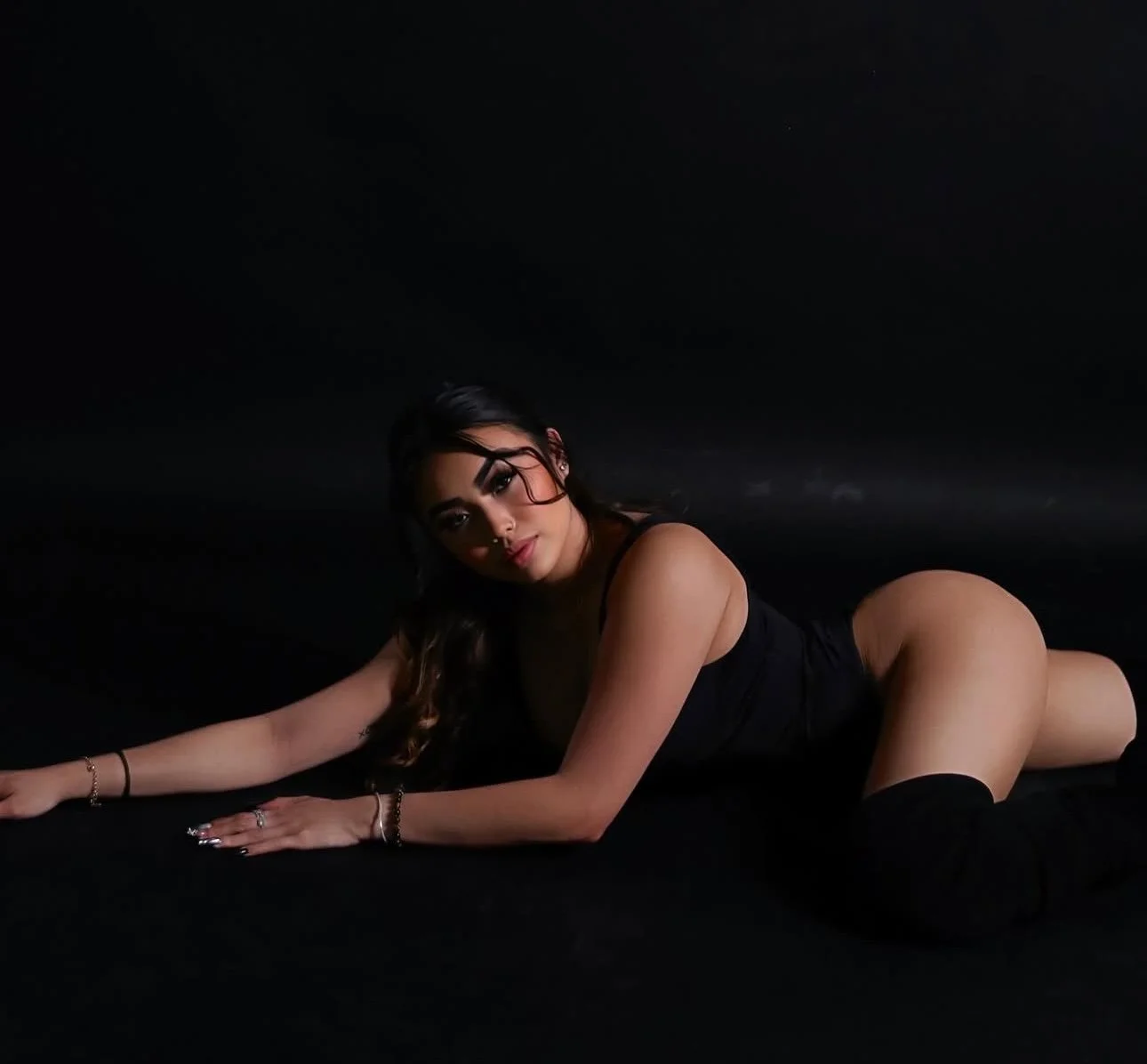 Slutty petite ABG Dallas/Chicago bottle girl - Valentines Edition main image