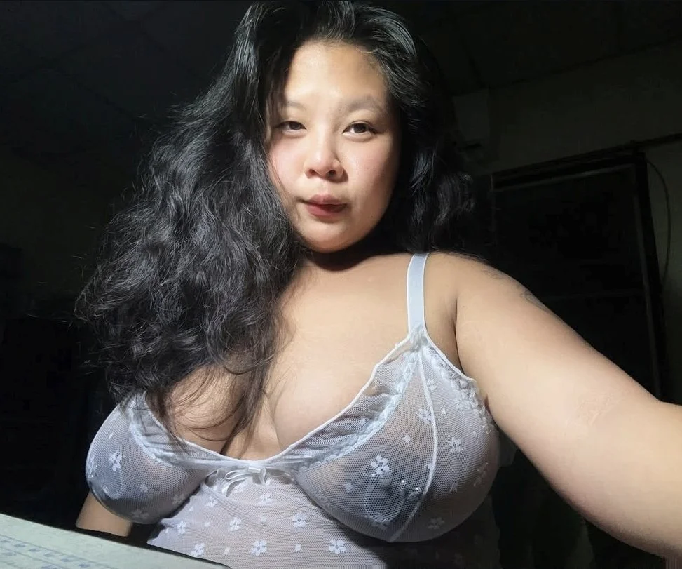 Chubby Asian Wife Alys image 14