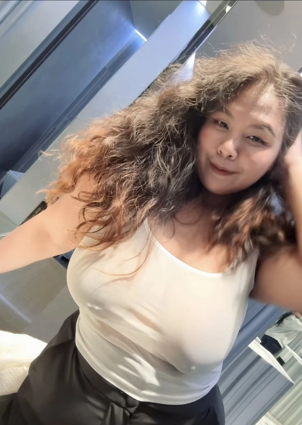 Chubby Asian Wife Alys image 3