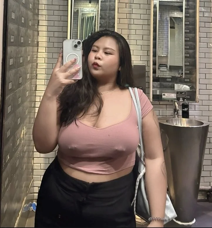 Chubby Asian Wife Alys image 36