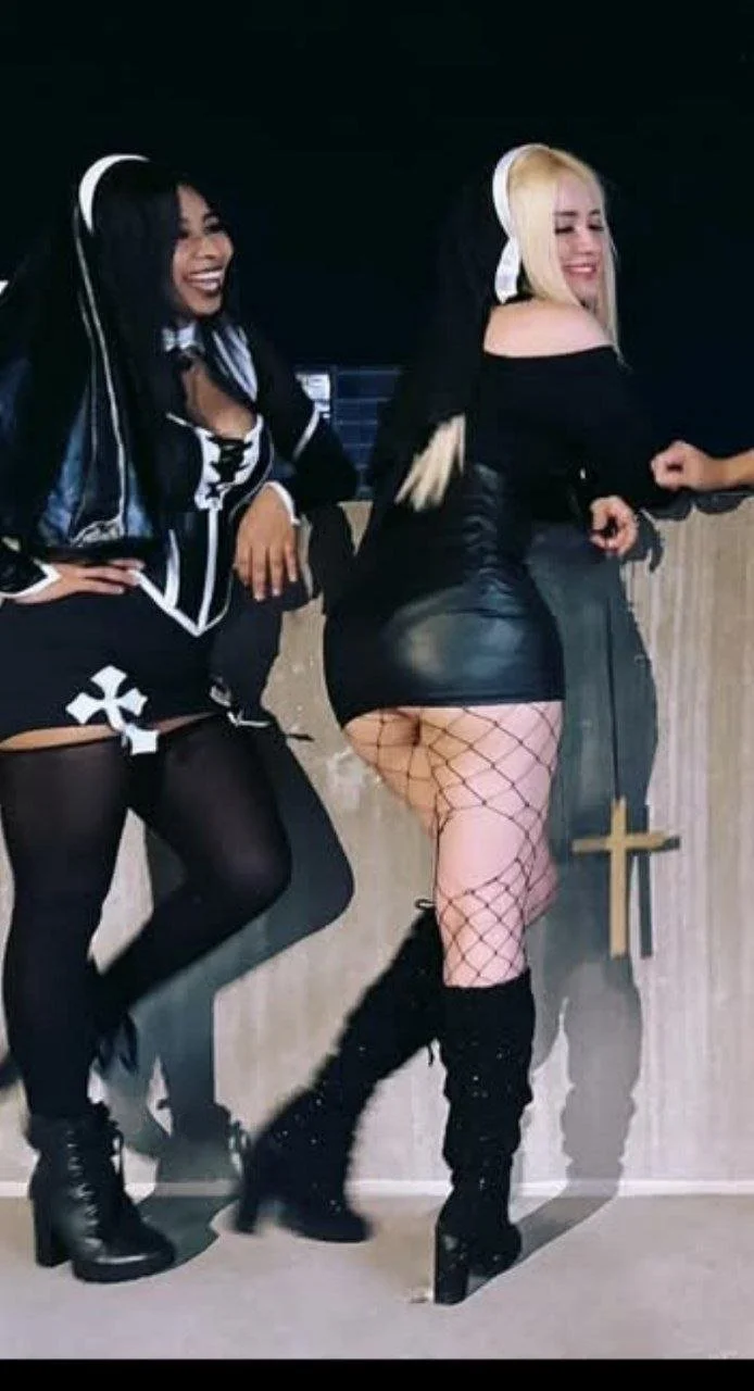 Me mandan esta puta a mi coleccion denle amor a melina image 2