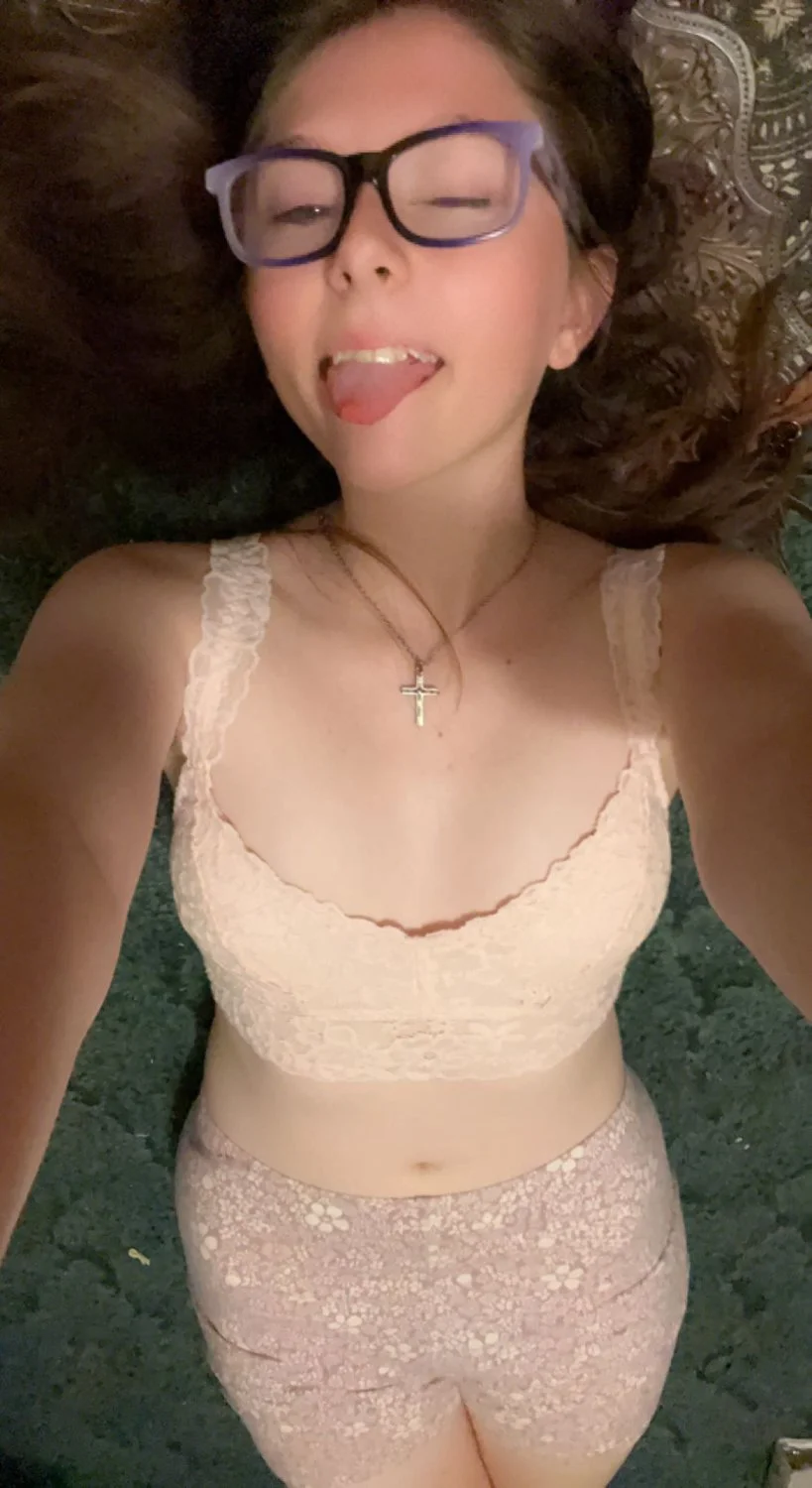 Riona Thomas 18 image 22