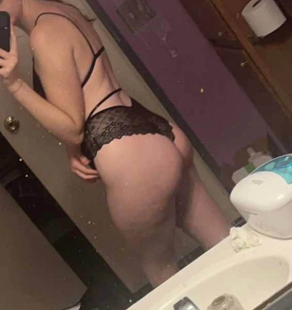 Riona Thomas 18 image 9