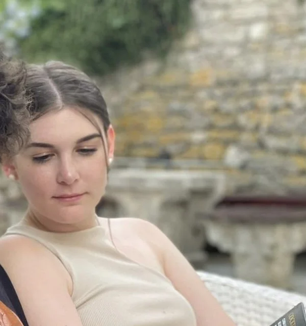 German Lara gibt Bj mit fette Arsch image 5