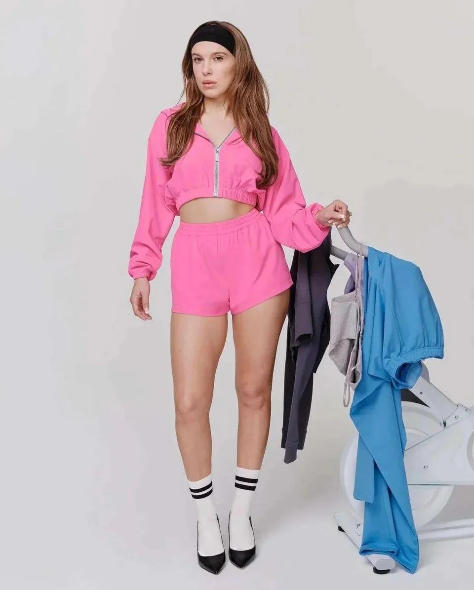 Caralho Mille toda suada bem sexy tá nem ai tá mostrando o corpo mesmo image 8