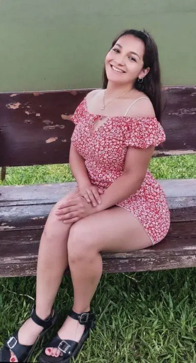 Rica putita exibe su cuerpo cover image