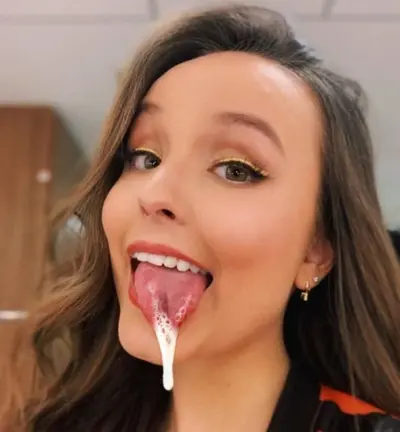Larissa manoelas e outras cover image
