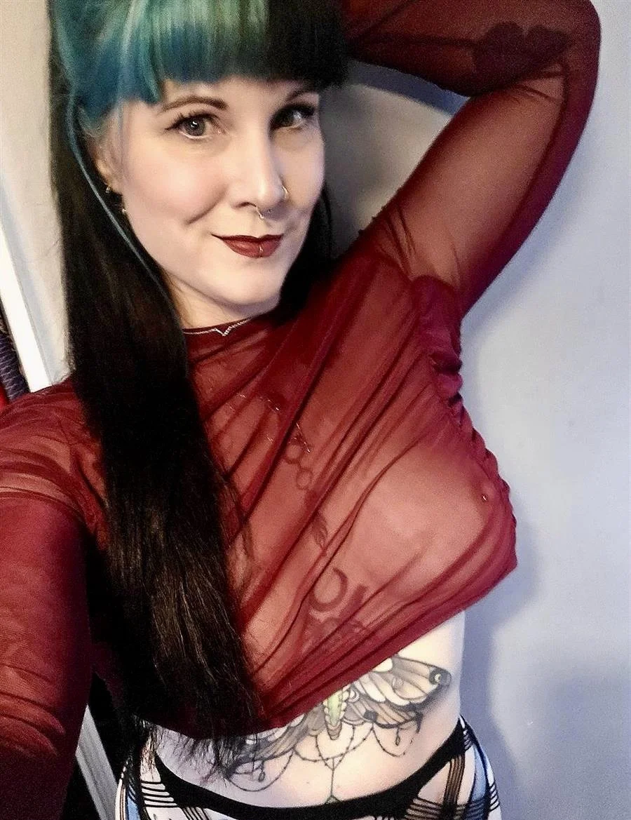 British Alt MILF Exposes Herself image 4