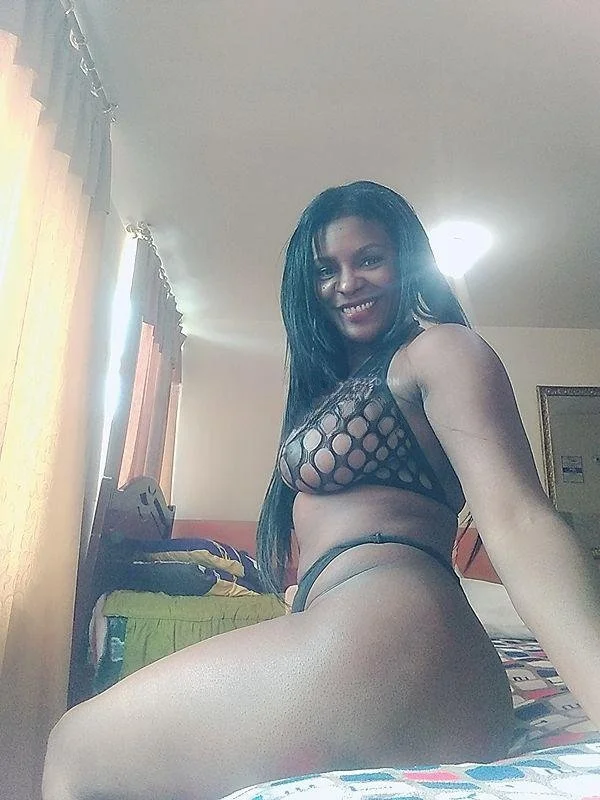 Negra lucero image 16