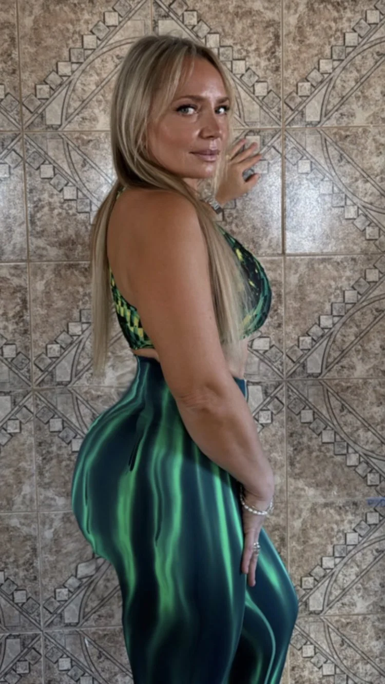 Milf culona image 8