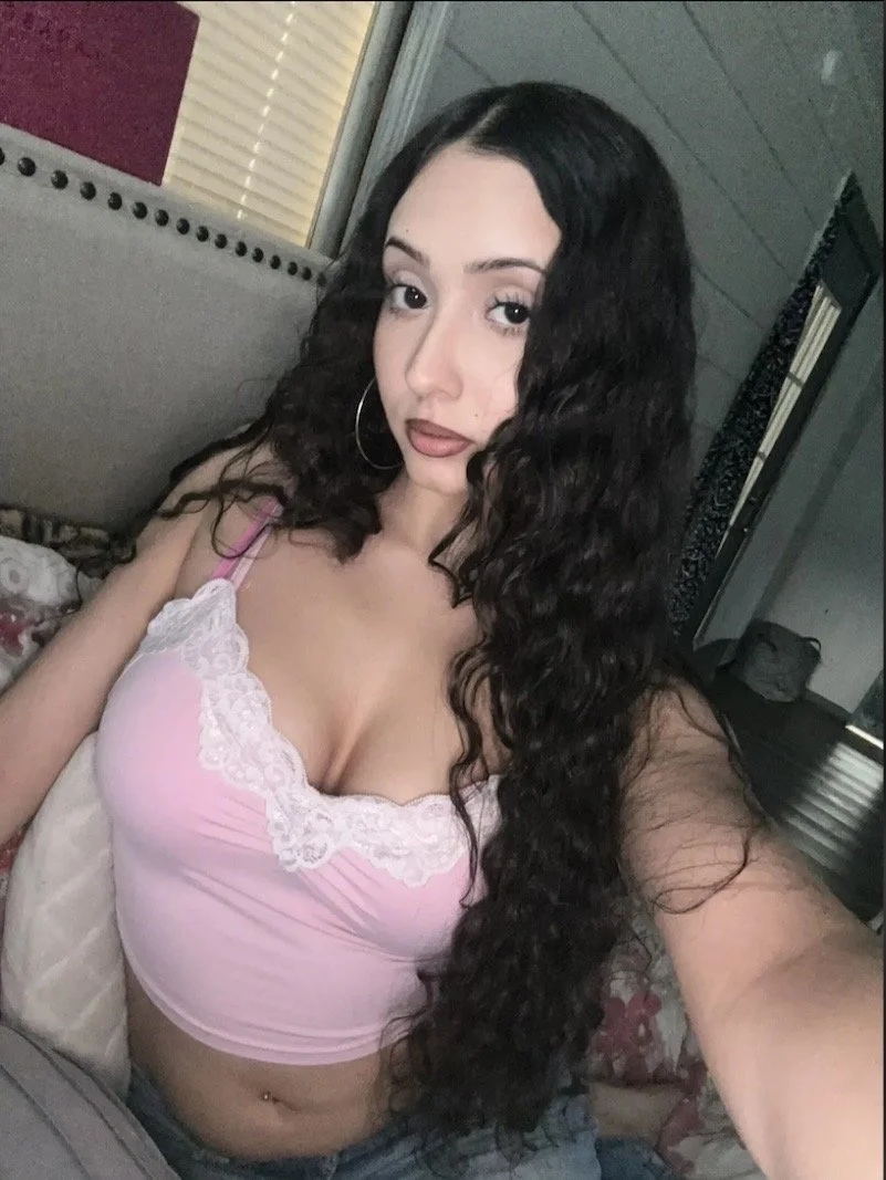 Sexy Latina p4 image 1