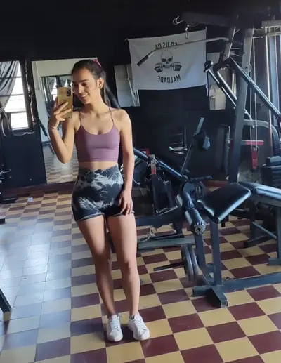 flaca culoncita en el gym cover image
