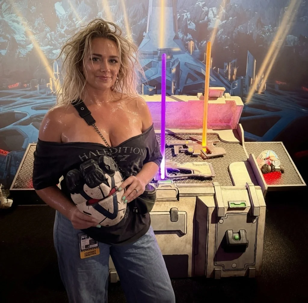 Gaming Girl 2 image 17