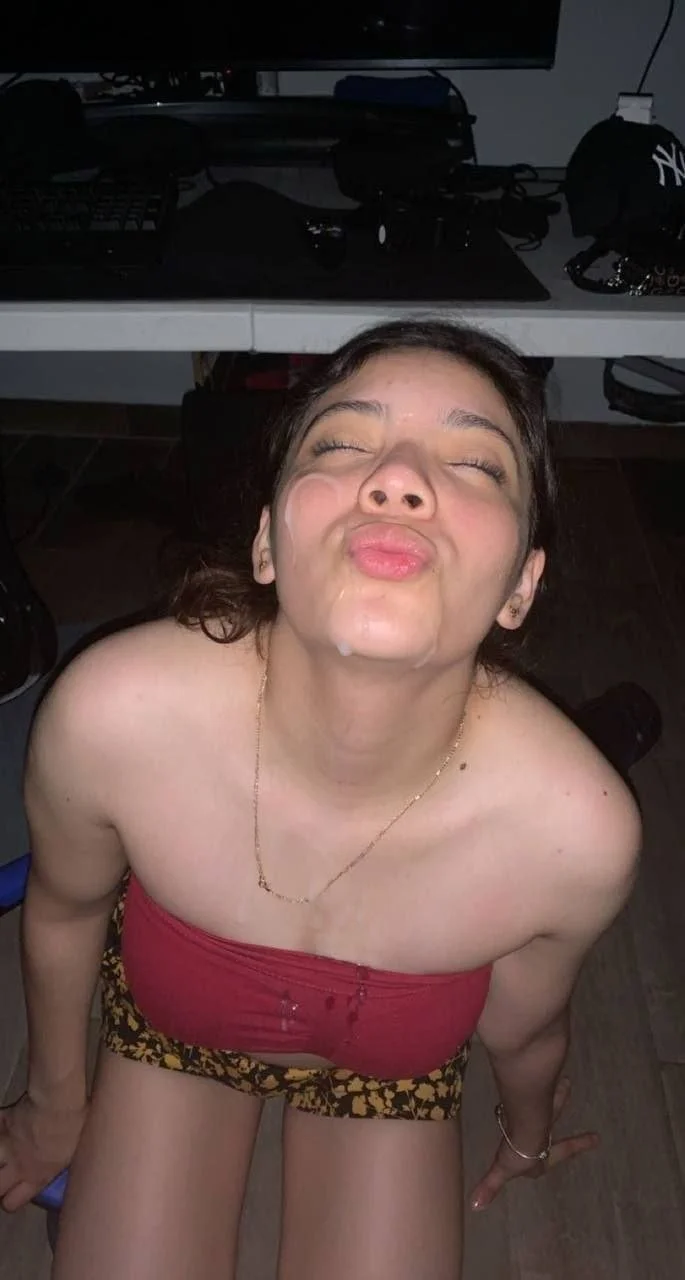 Creen que puede quedar más humillada la puta? image 12