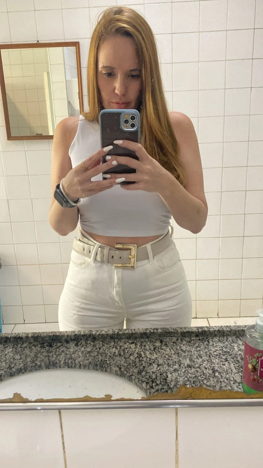 Loirinha safada vaza peladinha image 12