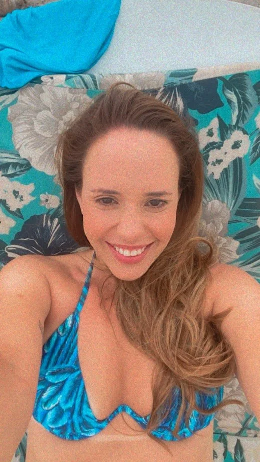 Loirinha safada vaza peladinha image 17