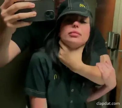 McDonald's chick gets fucked on her break 😍 cover image