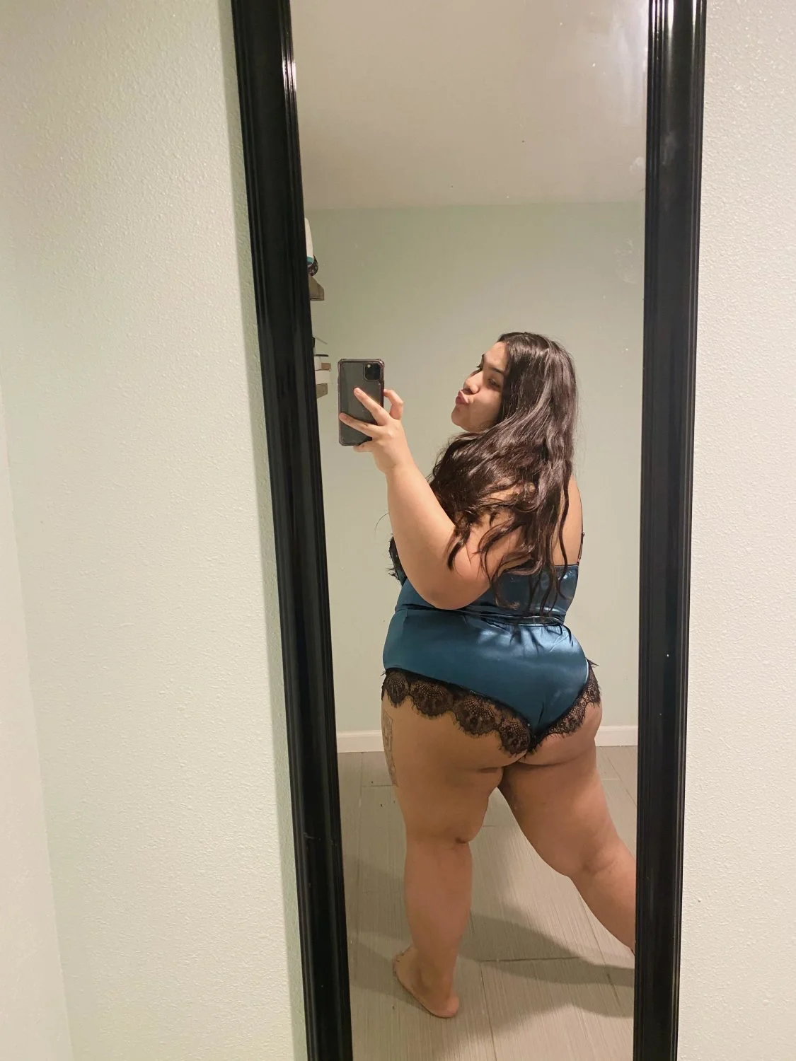 Rica novia gordita image 10