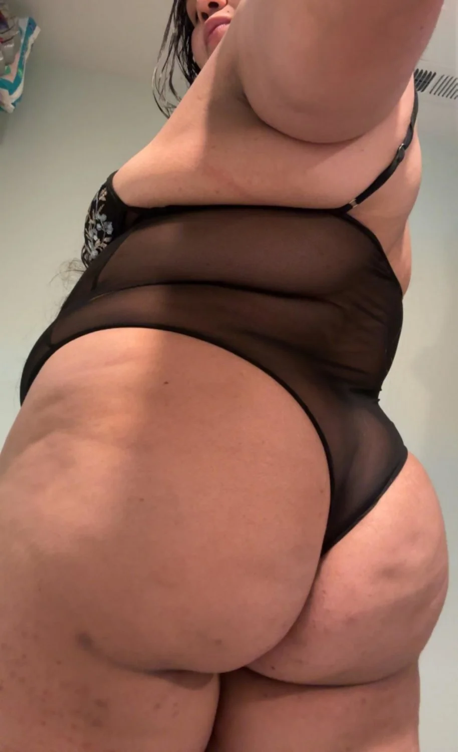 Rica novia gordita image 27