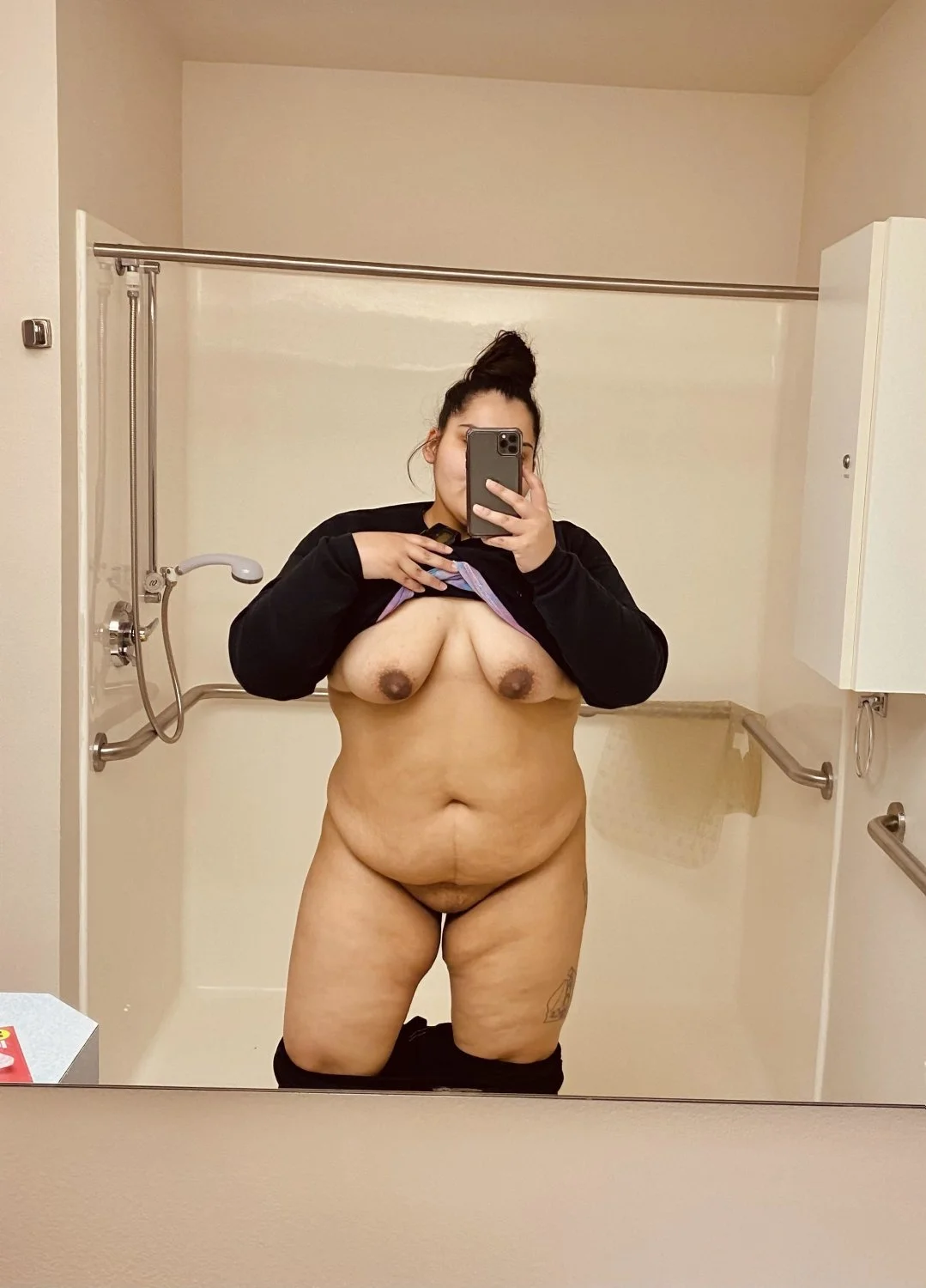 Rica novia gordita image 29