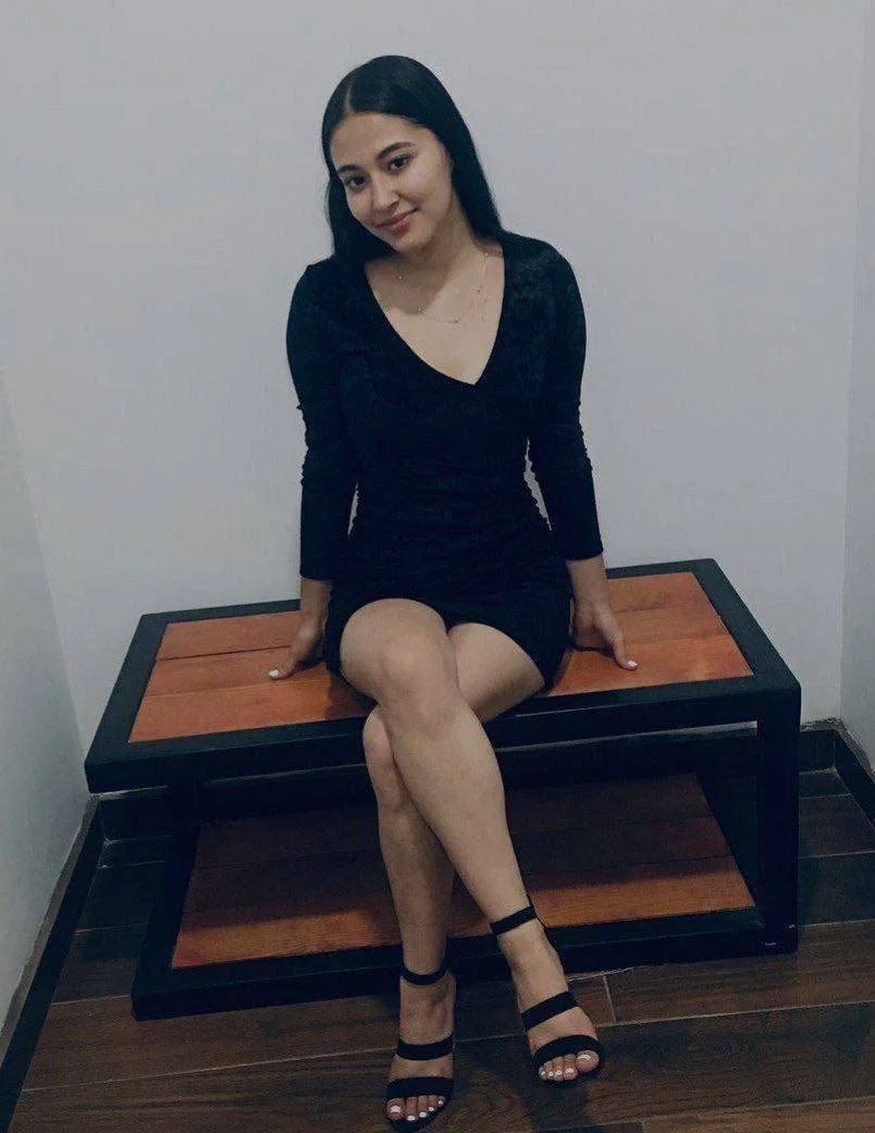 El cuernudo muy feliz de su relación con su amada,sin saber que es una putita que todos la vemos image 19