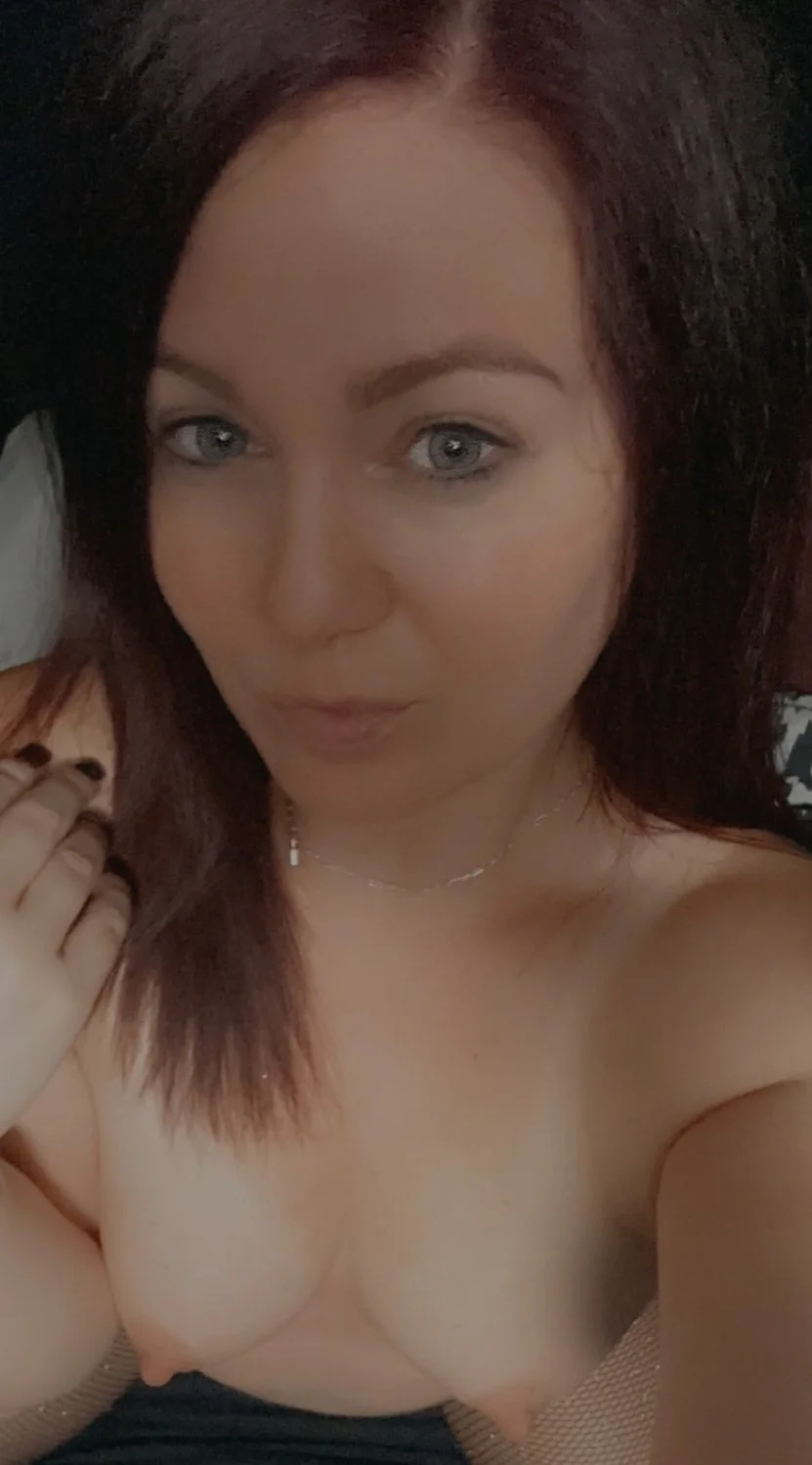 Cheating Amanda exposed by her side piece image 8