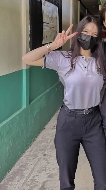 Jovencita flaquita expuesta por el novio main image