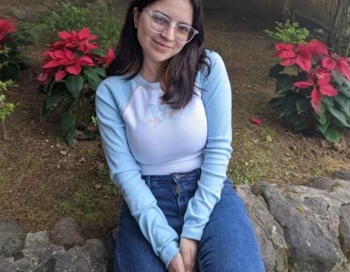Jovencita flaquita expuesta por el novio image 18