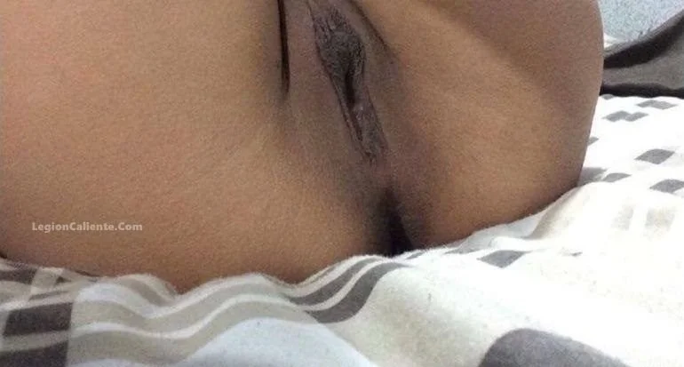 Jovencita flaquita expuesta por el novio image 8