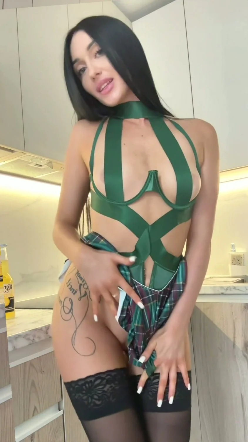 🔞 big boobs tight slut squirting shaved pussy nude 🍑💦 OF image 2
