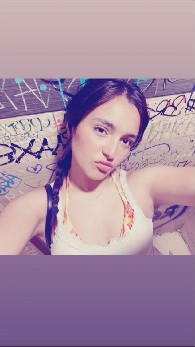 Cute Slut Jael Avila image 7