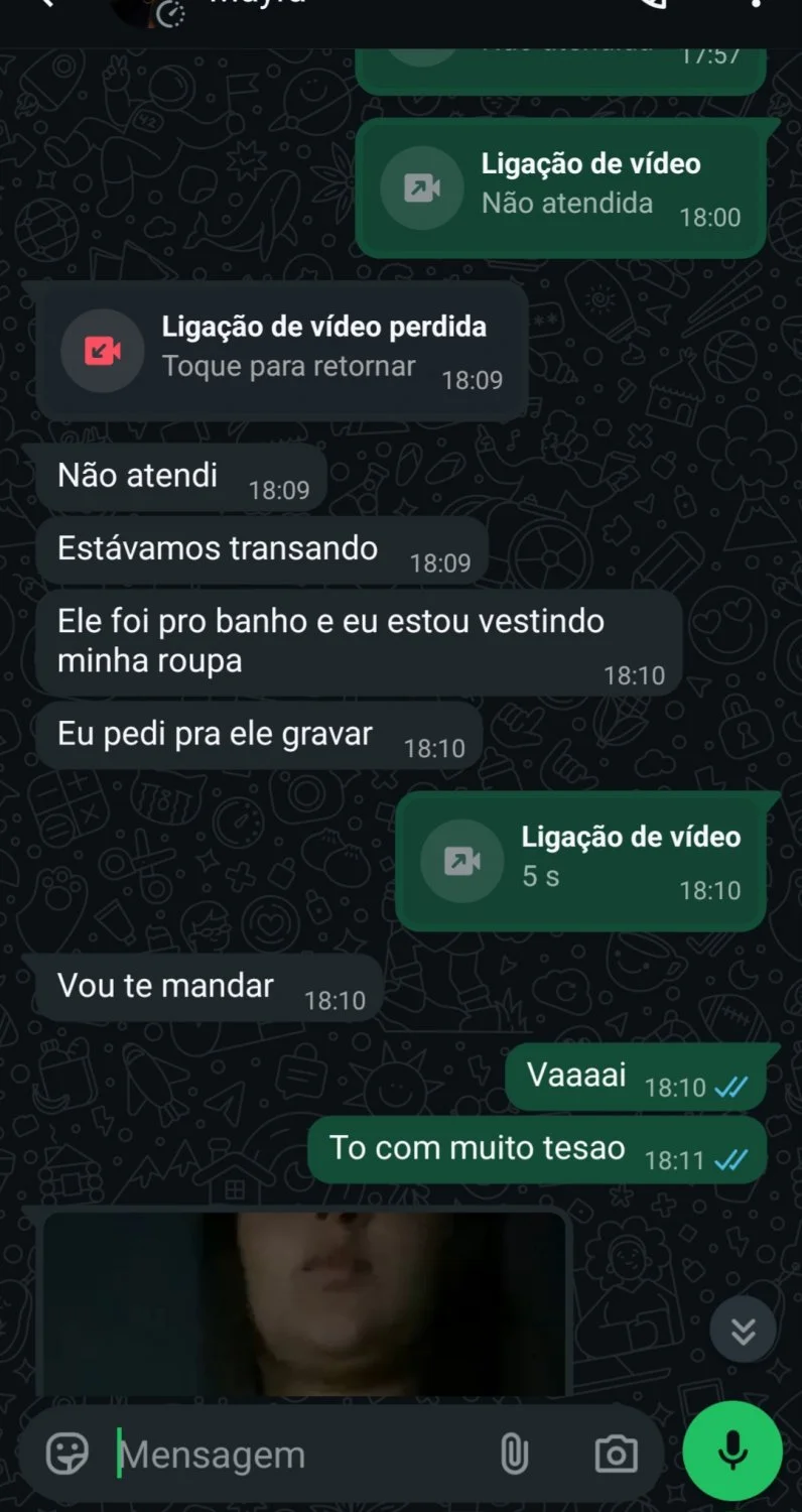 novinha hotwife de 21 anos pela primeira vez chifrou e ainda gravou pro corno image 3